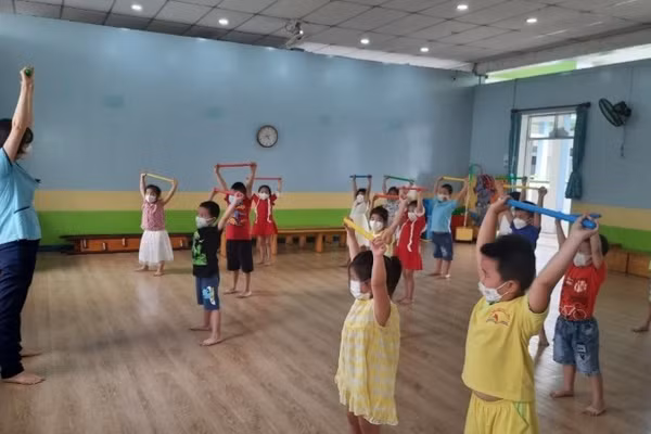 Các trẻ Trường mầm non Tuổi thơ 7, phường Xuân Hòa, Thành phố Hồ Chí Minh trong giờ học tập (Ảnh: CAO TÂN)