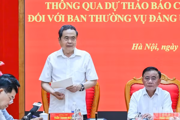 Chủ tịch Quốc hội Trần Thanh Mẫn, Trưởng đoàn Kiểm tra, giám sát số 220, phát biểu mở đầu hội nghị. (Ảnh: DUY LINH)