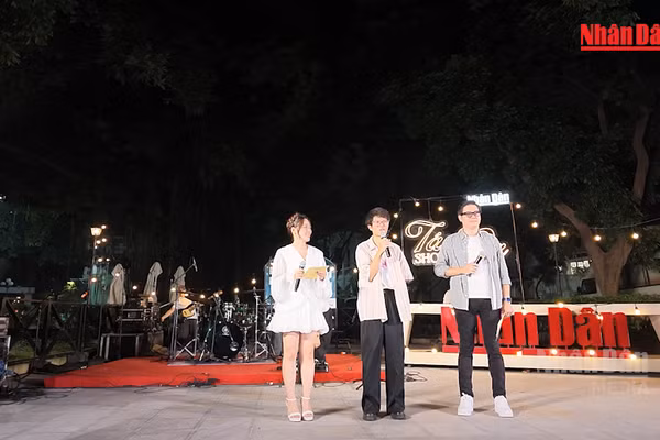[Video] Ấn tượng Tán Đa Show số 2 với gần 2.000 khán giả