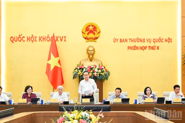 Chủ tịch Quốc hội Trần Thanh Mẫn phát biểu khai mạc phiên họp. (Ảnh: DUY LINH)