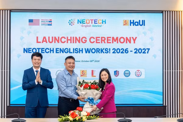 Lễ kỷ niệm Chương trình NeoTECH EnglishWorks! do Trường đại học Công nghiệp Hà Nội thực hiện. (Ảnh: Đại sứ quán Hoa Kỳ tại Việt Nam)