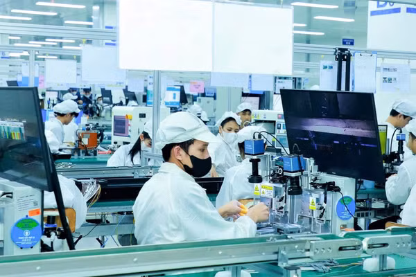 Quý IV/2026, tỉnh Nghệ An đặt mục tiêu tăng trưởng GRDP khoảng 14,51% và công nghiệp được xác định là trụ cột tăng trưởng. (Ảnh: TRUNG HIẾU)