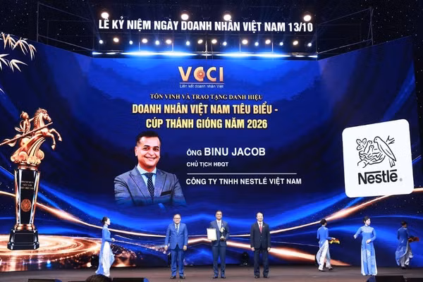 Tại Lễ tôn vinh và trao tặng danh hiệu “Doanh nhân Việt Nam tiêu biểu-Cúp Thánh Gióng” năm 2026 do Liên đoàn Thương mại và Công nghiệp Việt Nam (VCCI) chủ trì tổ chức hướng tới Ngày Doanh nhân Việt. (Ảnh: NESTLE)