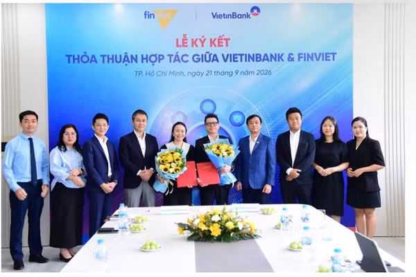 Lễ ký kết thỏa thuận hợp tác giữa VietinBank và FinViet.