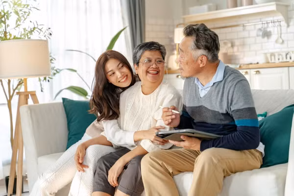 Nhiều người Việt hướng đến tuổi hưu trí độc lập và tự chủ hơn, thay vì phụ thuộc vào con cái như trước đây. Nhiều người Việt hướng đến tuổi hưu trí độc lập và tự chủ hơn, thay vì phụ thuộc vào con cái như trước đây. (Ảnh: HẰNG HÀ)