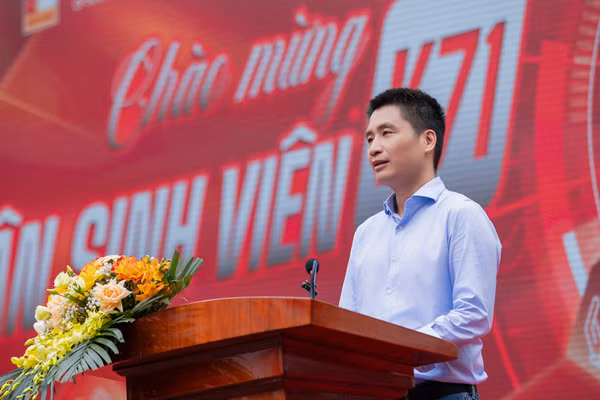 Ông Vương Quang Khải phát biểu tại lễ khai giảng của Đại học Bách khoa Hà Nội ngày 5/9. (Nguồn ảnh: Zalo)