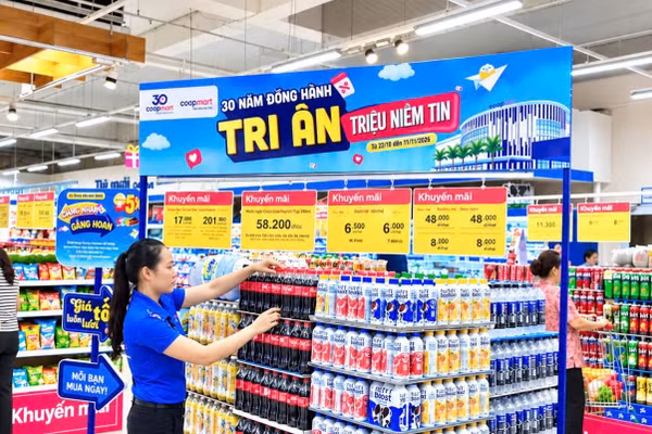 Khách hàng có thêm lựa chọn mua sắm thuận tiện với các chương trình khuyến mãi được triển khai đồng thời tại điểm bán và trên kênh trực tuyến. (Ảnh: Saigon Co.op)