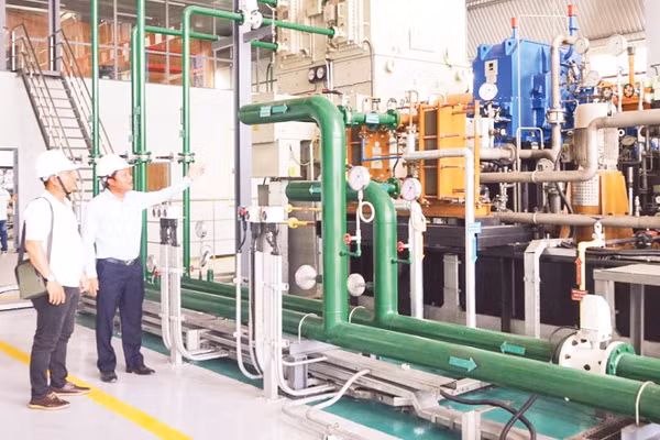 Hệ thống máy đốt rác phát điện trong Khu liên hợp xử lý chất thải ở Thành phố Hồ Chí Minh. Ảnh: Thiên Lý