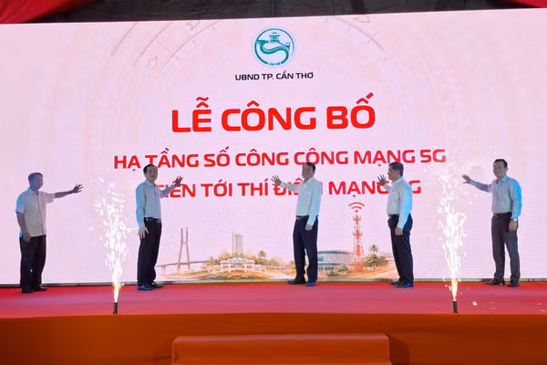 Lễ công bố hạ tầng số công cộng mạng 5G tiến tới thí điểm mạng 6G trên địa bàn thành phố Cần Thơ.