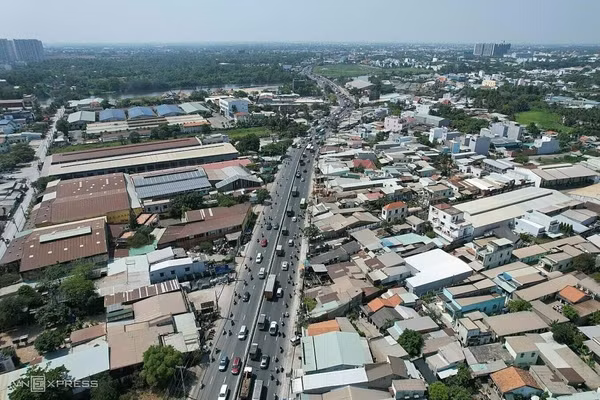 Quốc lộ 1 (Vành đai 2) đoạn qua Bình Chánh cũ - điểm đầu dự án.
