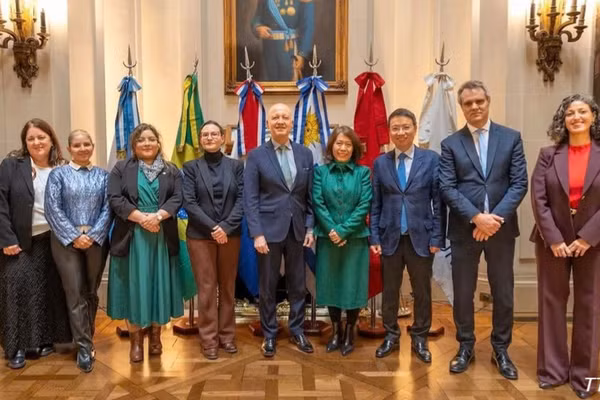 Các đại diện của Việt Nam, nước chủ nhà Argentina và các quốc gia thành viên MERCOSUR tại Phiên đàm phán lần thứ nhất PTA Việt Nam-MERCOSUR diễn ra từ ngày 24-28/8 tại Buenos Aires, Argentina. (Ảnh: TTXVN)
