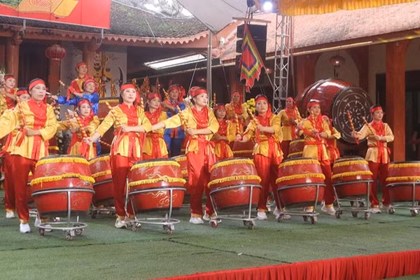 Màn trống hội khai mạc Lễ hội truyền thống Đền thờ Nữ tướng Lê Chân năm 2026. (Ảnh: Nguyễn Chinh)