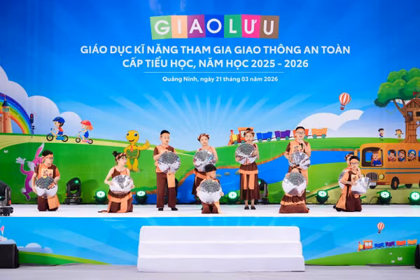Học sinh Trường tiểu học Phương Mai, Thành phố Hà Nội, tham dự Chương trình giao lưu Giáo dục kỹ năng tham gia giao thông an toàn cấp tiểu học năm học 2025-2026.