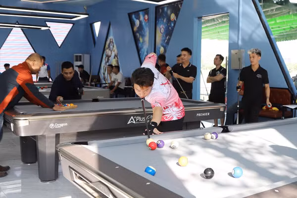 Giải Billiards và Snooker các câu lạc bộ tỉnh Điện Biên mở rộng thu hút đông đảo cơ thủ tham dự.