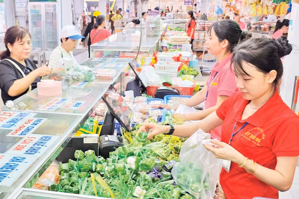 Cơ hội phát triển nghề nghiệp là yếu tố có ý nghĩa lớn trong lựa chọn của lao động trẻ. Ảnh: Nam Hải