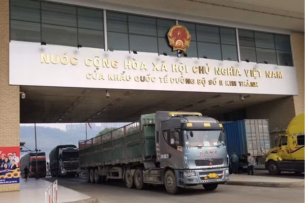 Xây dựng cửa khẩu thông minh tại lối thông quan cầu đường bộ Kim Thành. 
