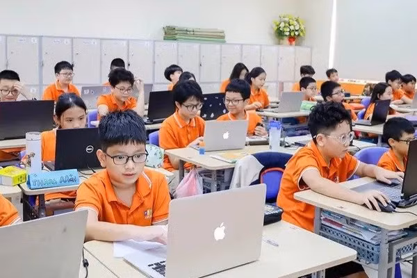 FPT Schools ứng dụng AI trong học tập. Ảnh FPT Schools