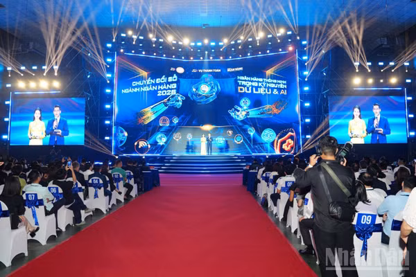 Toàn cảnh sự kiện Chuyển đổi số ngành ngân hàng năm 2026 tại Hà Nội.