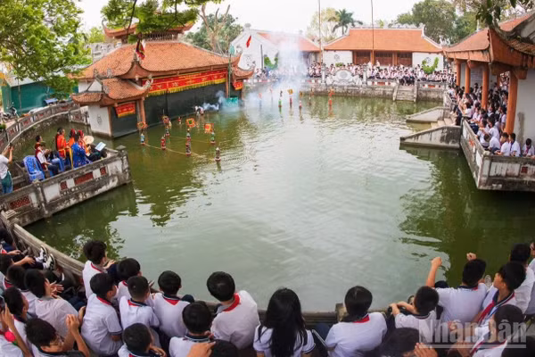 Phường rối nước Đào Thục đang góp phần tích cực trong bảo tồn di sản, phát triển công nghiệp văn hóa tại địa phương.