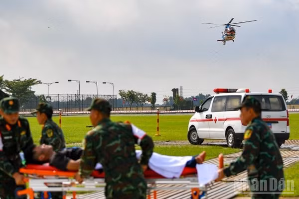 Diễn tập quân y Việt Nam-Campuchia 2025. (Ảnh: Báo Nhân Dân).