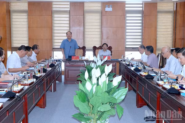 Quang cảnh buổi làm việc giữa lãnh đạo Tỉnh ủy Cà Mau với Trung tâm Khởi nghiệp và Đổi mới sáng tạo. (Ảnh: HỮU TÙNG)