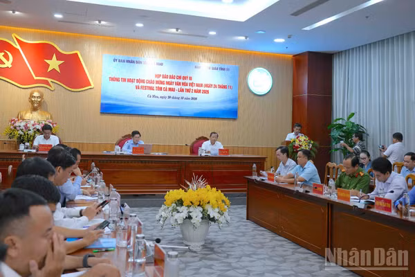 Quang cảnh buổi họp báo vào chiều 20/10 tại Cà Mau. (Ảnh: HỮU TÙNG)