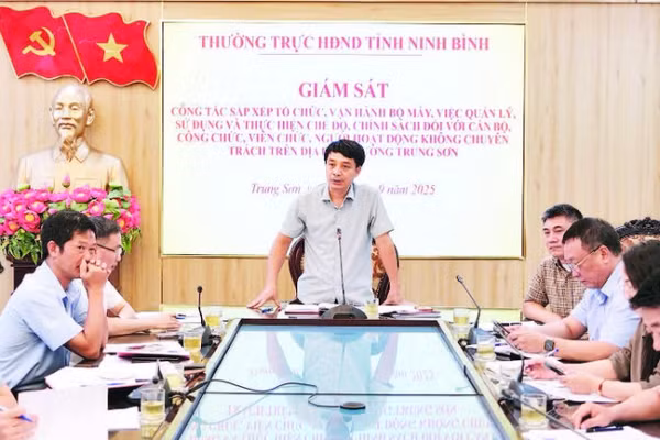 Thường trực HĐND tỉnh Ninh Bình thực hiện giám sát hoạt động của chính quyền sau sáp nhập