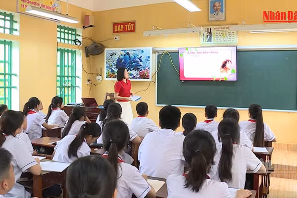 [Video] Bộ Giáo dục và Đào tạo đề xuất tăng định mức tiết dạy của giáo viên từ lớp 1 đến lớp 12