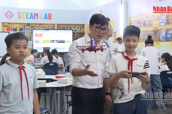 [Video] Nghiêm cấm trường học thu tiền hoạt động giáo dục tăng cường