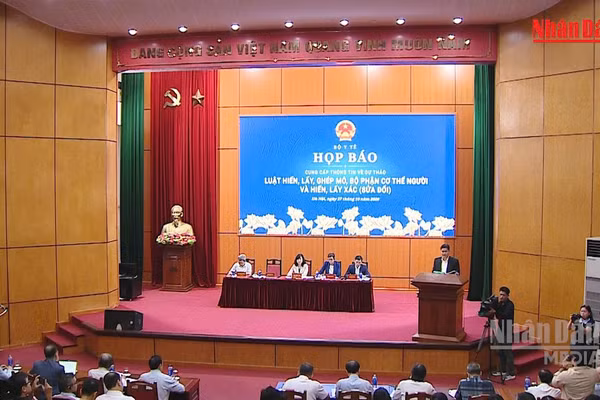 [Video] Lãnh đạo Bộ Y tế làm rõ những đề xuất mới về hiến mô, tạng ở trẻ dưới 18 tuổi