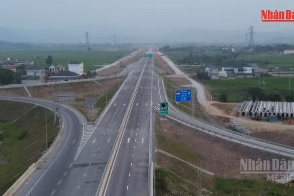 [Video] Thu nộp ngân sách gần 3.200 tỷ đồng phí cao tốc đầu tư công sau hơn 7 tháng