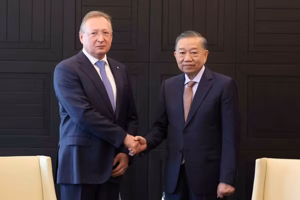 Tổng Bí thư, Chủ tịch nước Tô Lâm tiếp ông Sergei Kudryashov, Tổng Giám đốc Công ty cổ phần Zarubezhneft. (Ảnh: Thống Nhất/TTXVN)