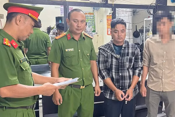 Cơ quan Cảnh sát điều tra tiến hành các quyết định tố tụng đối với Võ Tuấn Thành. (Ảnh: Công an cung cấp)