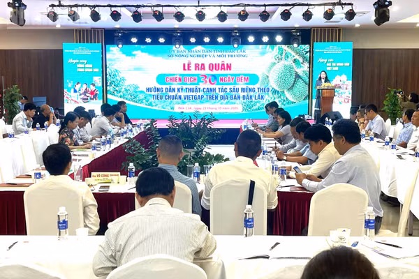 Quang cảnh buổi lễ. (Ảnh: CÔNG LÝ)