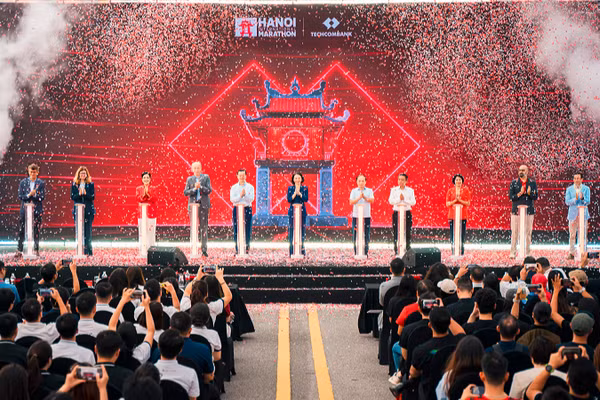 Giải Marathon Quốc tế Hà Nội Techcombank Mùa thứ 5 chính thức khai mạc. (Ảnh: HỒNG THẮM)