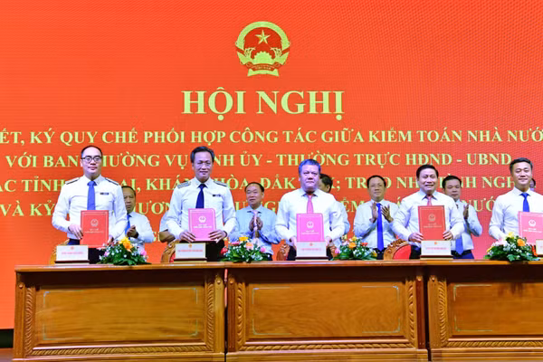 Kiểm toán nhà nước ký Quy chế phối hợp công tác với Thường trực Hội đồng nhân dân, Ủy ban nhân dân tỉnh Khánh Hòa. (Ảnh: P.LOAN)
