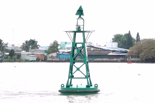 Từ nay đến 22/9, mực nước trên sông Hậu và các tuyến kênh chính được dự báo tiếp tục duy trì trên báo động III. (Ảnh: VĂN ÚT)