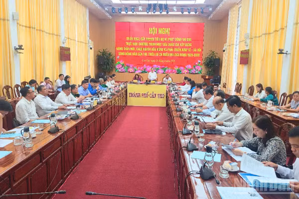 Quang cảnh hội nghị. (Ảnh: VĂN ÚT)