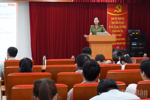 Cán bộ, nhân viên Trung tâm Phục vụ hành chính công thành phố Hà Nội và các đơn vị trực thuộc được trang bị kiến thức, kỹ năng về bảo đảm bí mật nhà nước và an ninh mạng.