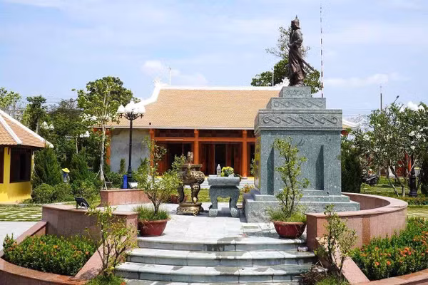 Đền thờ Nguyễn Hữu Cảnh - nơi lưu dấu người đi mở cõi. (Ảnh: HÀ ANH CHIẾN)