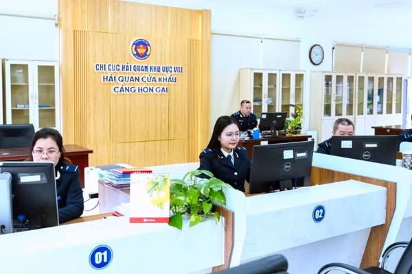 Dù là ngành có nhiều đặc thù trong công tác quản lý, song cơ quan hải quan đang là đầu mối chủ trì rà soát toàn diện các văn bản quy phạm “xương sống” trình Bộ Tài chính trình Chính phủ ban hành nhằm loại bỏ tận gốc các điều kiện kinh doanh bất hợp lý. 