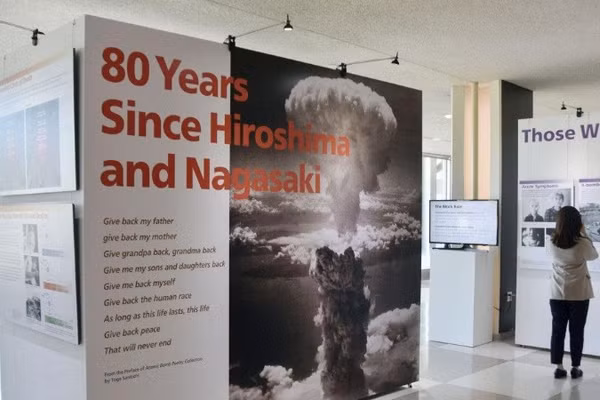 Triển lãm đặc biệt về hậu quả của các vụ ném bom nguyên tử xuống Hiroshima và Nagasaki (Nhật Bản) năm 1945, tại trụ sở Liên hợp quốc.