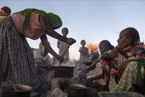 Ở Sudan lúc này, mỗi miếng ăn đã là cả một sự may mắn lớn lao. 