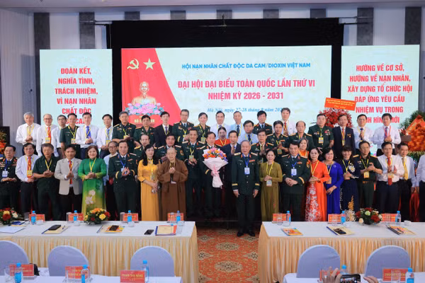 Ban Chấp hành Hội Nạn nhân chất độc da cam/dioxin Việt Nam nhiệm kỳ 2026-2031 ra mắt Đại hội. (Ảnh: THU MINH)