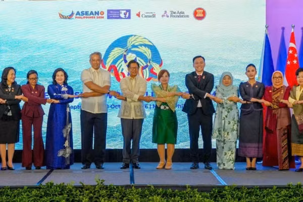 Tổng thống Philippines Ferdinand Romualdez Marcos Jr chụp ảnh lưu niệm với Trưởng đoàn các nước ASEAN. (Ảnh: Bộ Nội vụ)