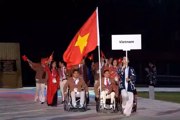 Đoàn Thể thao người khuyết tật Việt Nam tham dự Lễ khai mạc ASIAN Para Games 5. (Ảnh: Ban tổ chức)