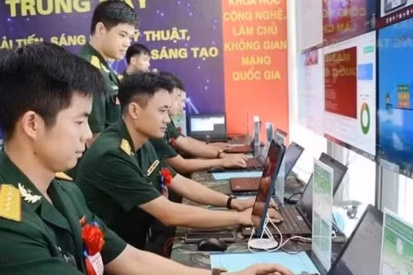 Trung tâm 286, Bộ Tư lệnh 86 (Bộ Quốc phòng) trưng bày sản phẩm tác chiến không gian mạng, bảo đảm công nghệ thông tin tại Đại hội thi đua quyết thắng giai đoạn 2019-2024 của đơn vị. (Nguồn: Bộ Tư lệnh 86)