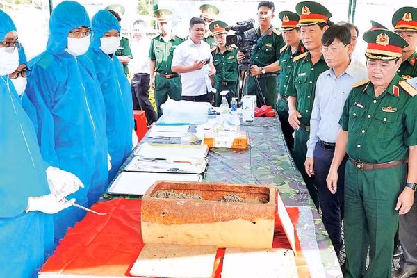 Quy trình lấy mẫu ADN tại hiện trường được thực hiện nghiêm ngặt qua 8 bước độc lập.