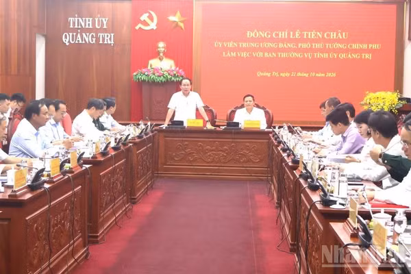 Quang cảnh buổi làm việc của Phó Thủ tướng Lê Tiến Châu và đoàn công tác Trung ương với tỉnh Quảng Trị. (Ảnh: HG)