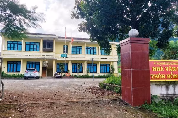Trụ sở xã Hồng Hóa cũ, nay là xã Minh Hóa, tỉnh Quảng Trị được chuyển giao làm nhà văn hóa thôn Hồng Hóa nhưng đang thiếu các trang thiết bị phục vụ người dân (Ảnh: HG)